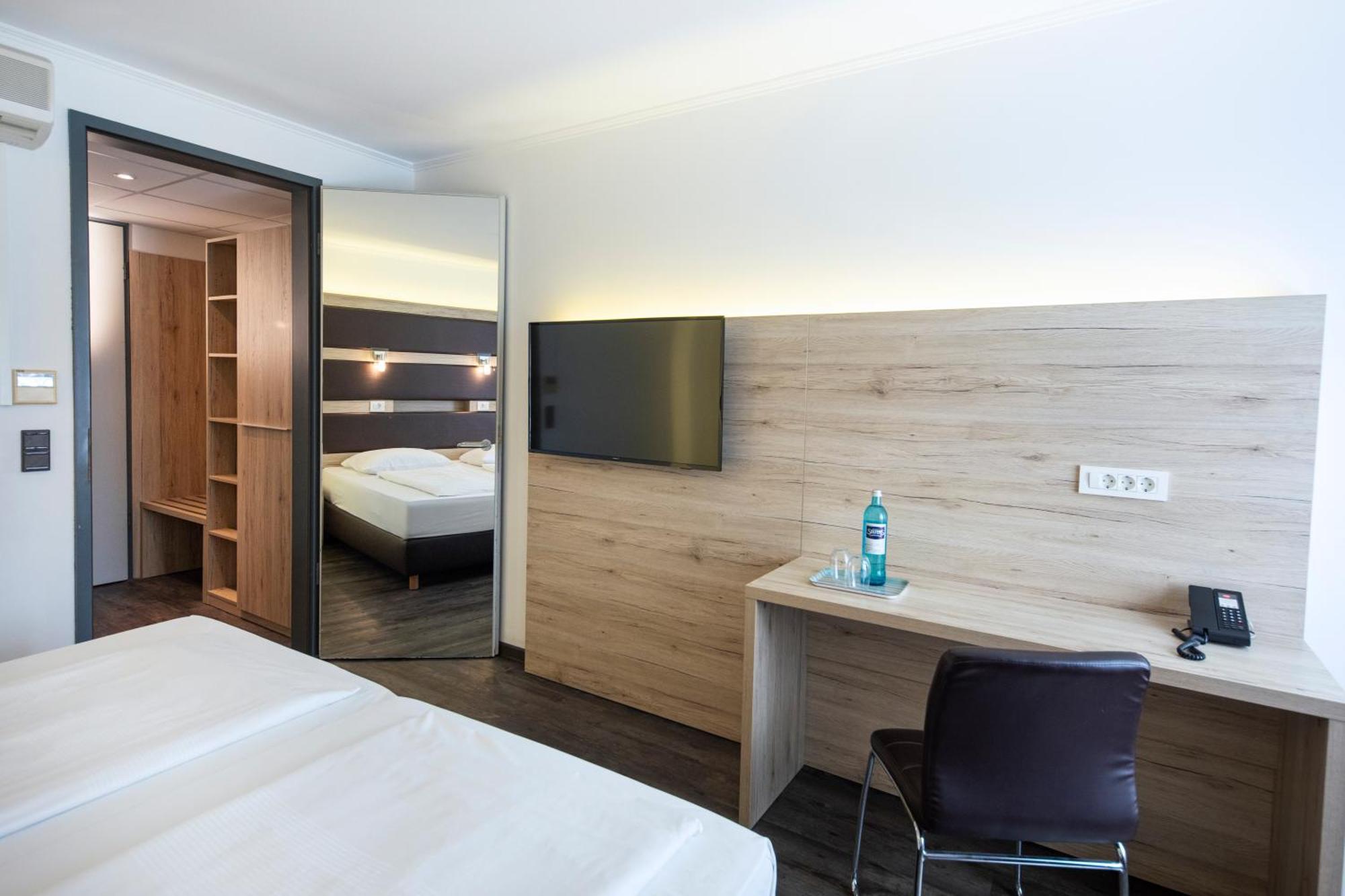 Roomingtons Kaiserhof Ландсхут Экстерьер фото