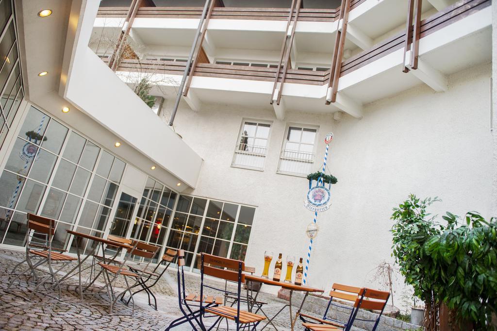 Roomingtons Kaiserhof Ландсхут Экстерьер фото